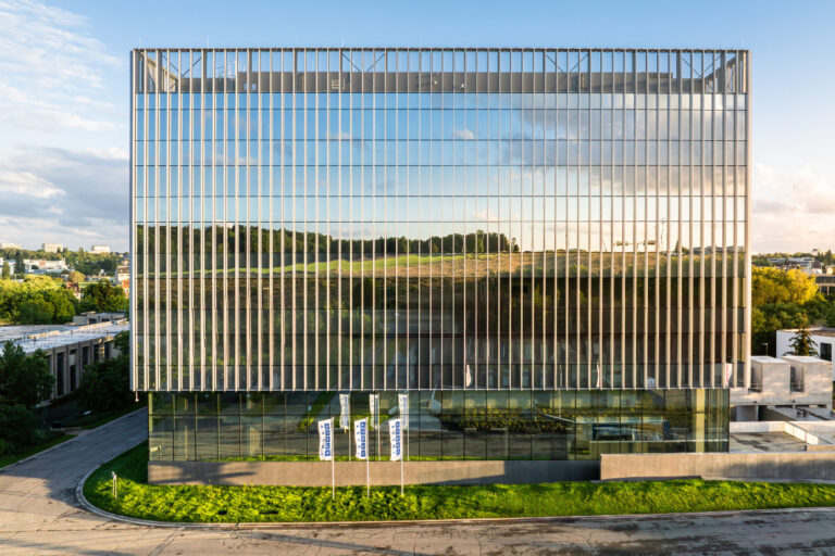 Resource sharing: a blueprint for future data centre campuses